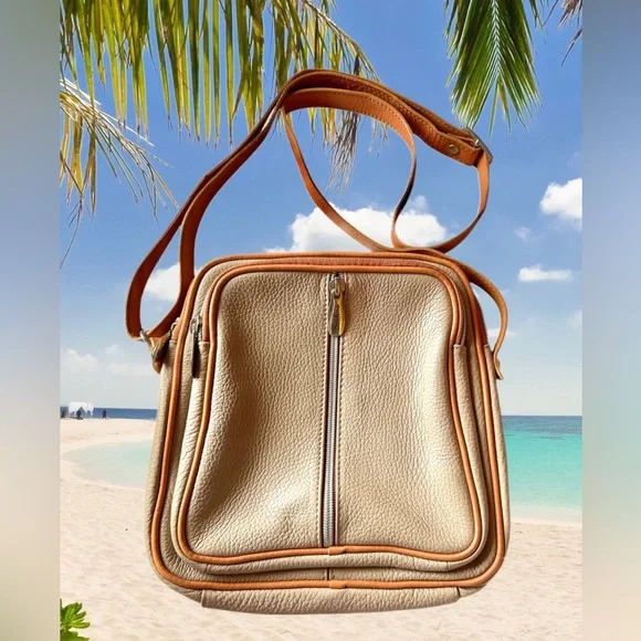 Cristina in Pell Tan Pebbled Leather Crossbody Made in Italy - Picture 2 of 16